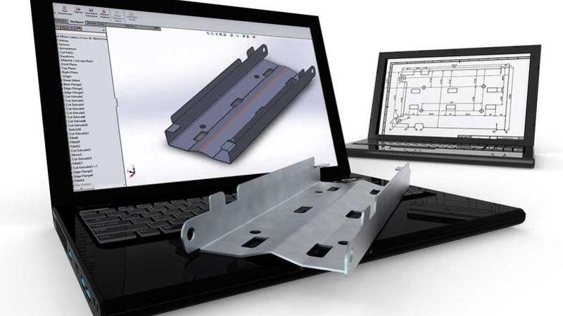Laptops mit Zeichnungen und 3D-Modellen